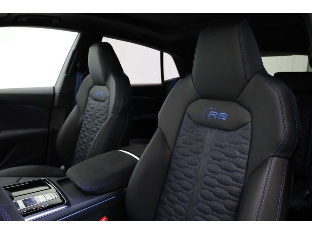 Audi RSQ8 2025