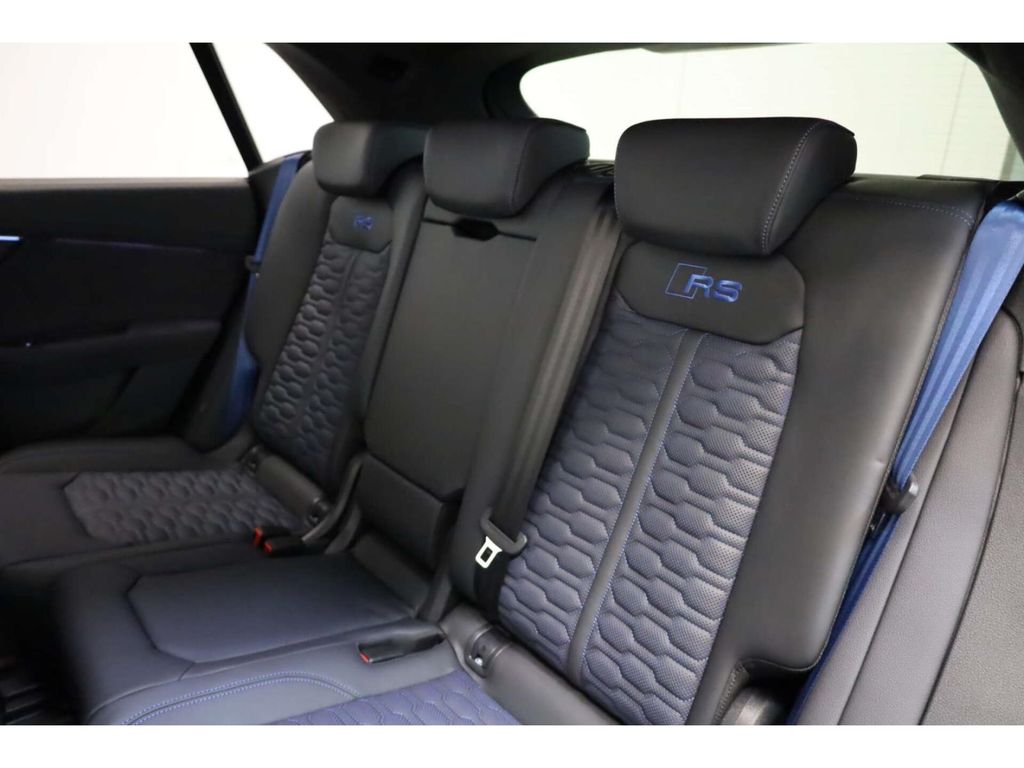 Audi RSQ8 2025