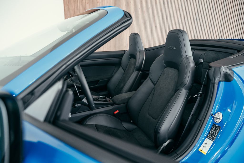 Porsche 992 2023