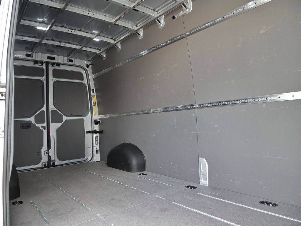 Volkswagen Crafter 2023