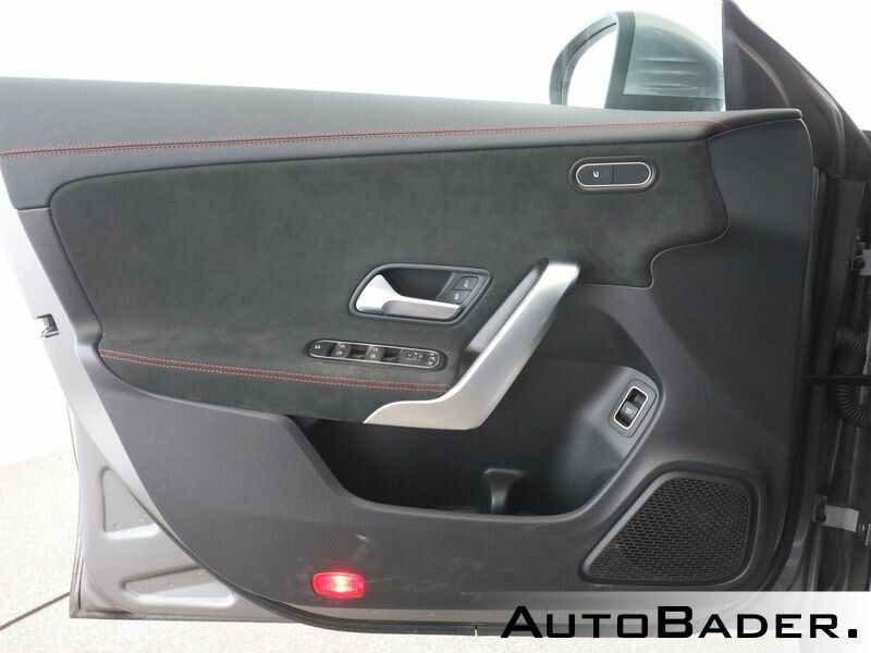 Mercedes-Benz CLA 35 AMG 2024