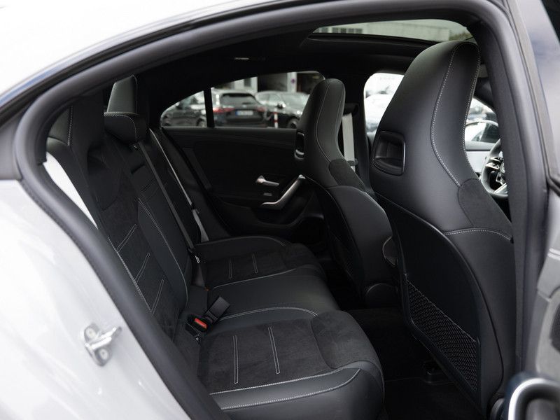 Mercedes-Benz CLA 220 2025