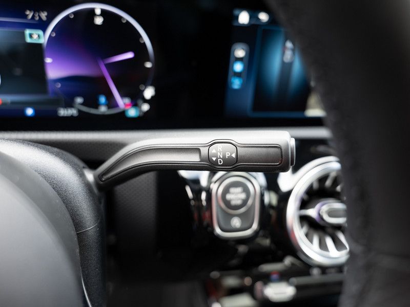 Mercedes-Benz CLA 220 2025