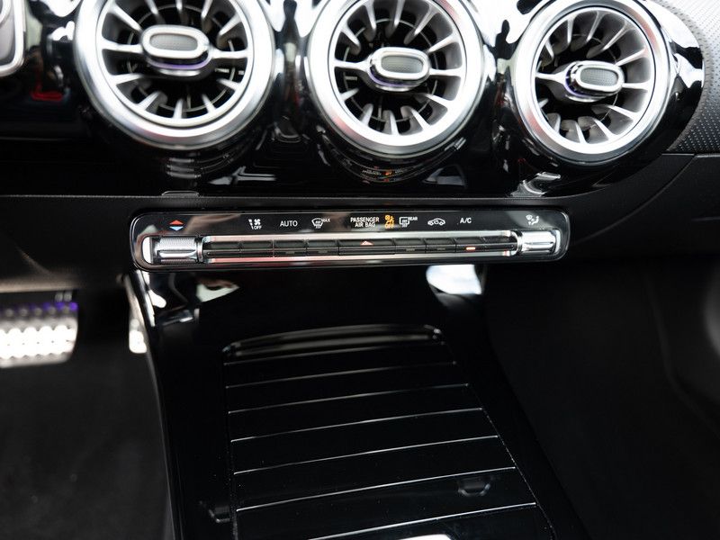 Mercedes-Benz CLA 220 2025