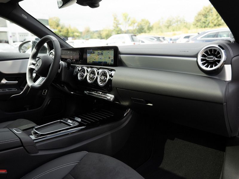 Mercedes-Benz CLA 220 2025