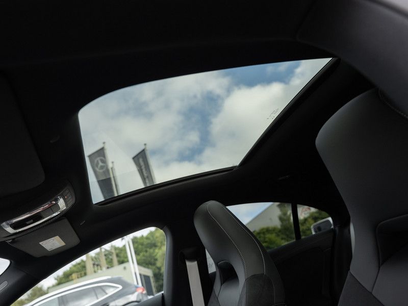 Mercedes-Benz CLA 220 2025