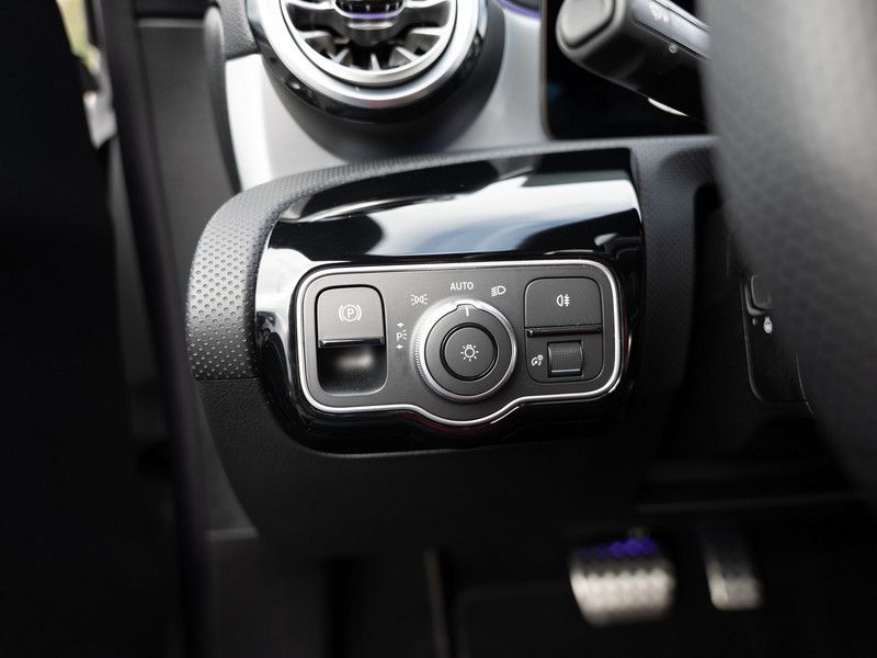 Mercedes-Benz CLA 220 2025