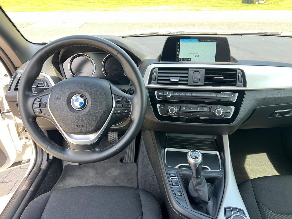 BMW 218 2021