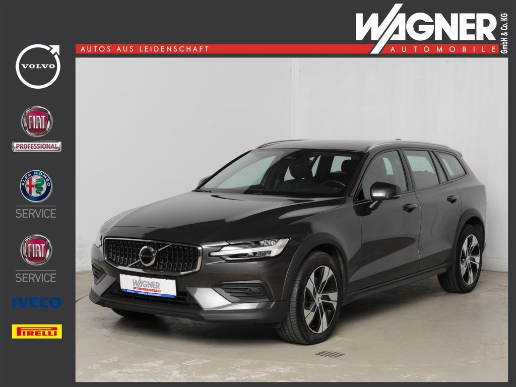 Volvo V60 Cross Country 2023