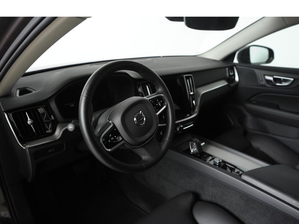 Volvo V60 Cross Country 2023