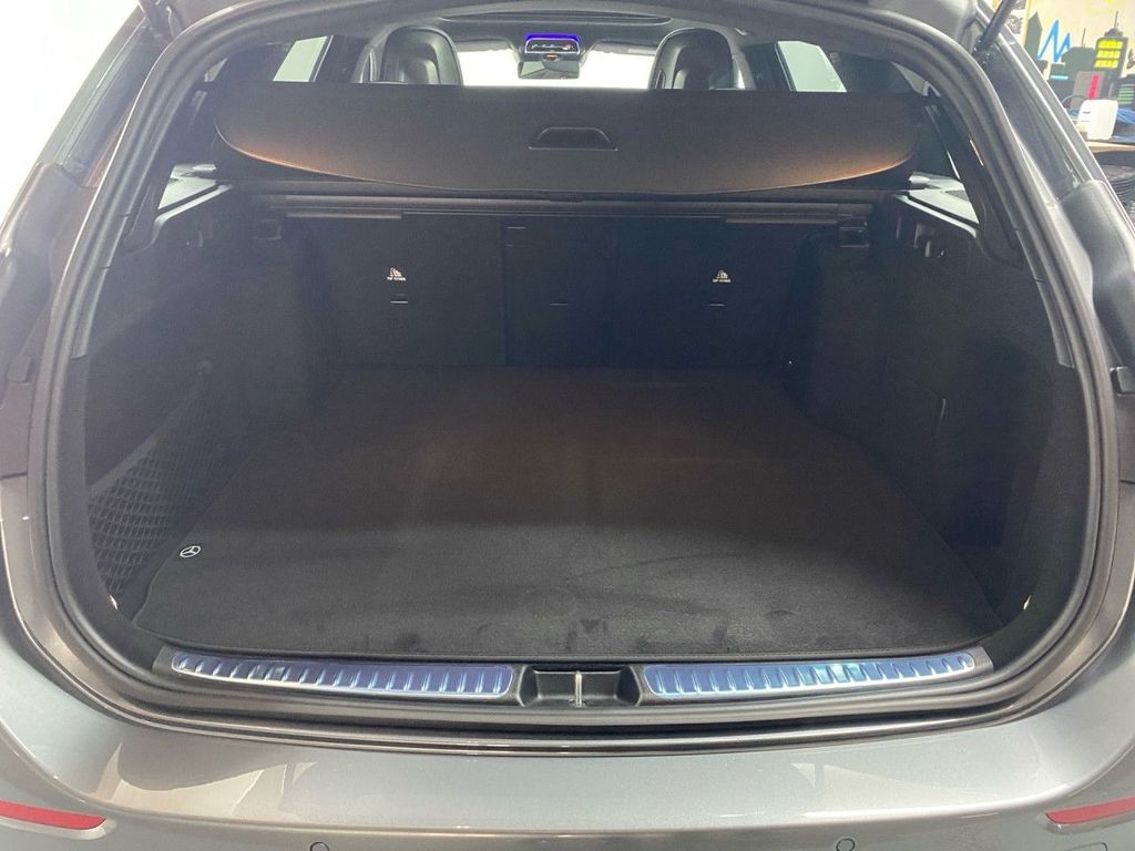 Mercedes-Benz C 300 2025