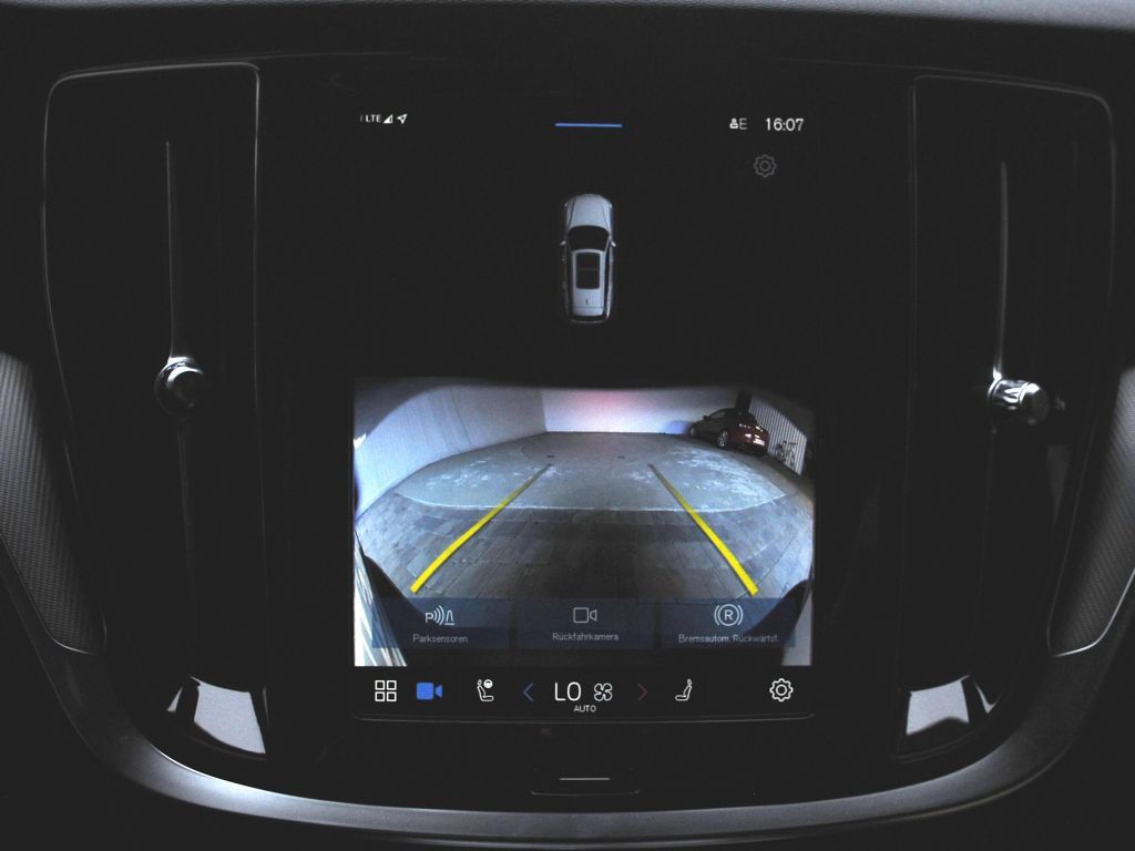 Volvo V60 Cross Country 2023