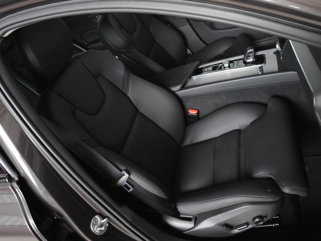 Volvo V60 Cross Country 2023