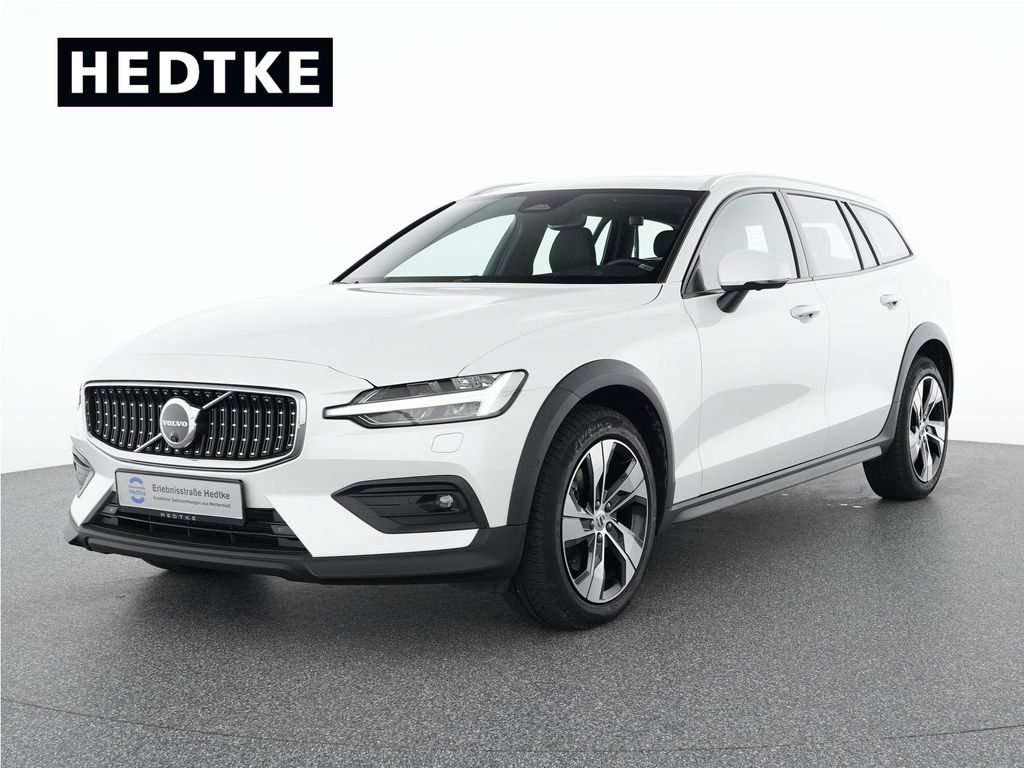 Volvo V60 Cross Country 2023
