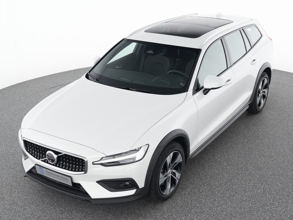 Volvo V60 Cross Country 2023