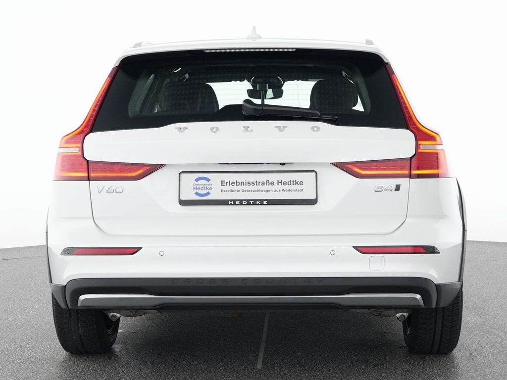Volvo V60 Cross Country 2023