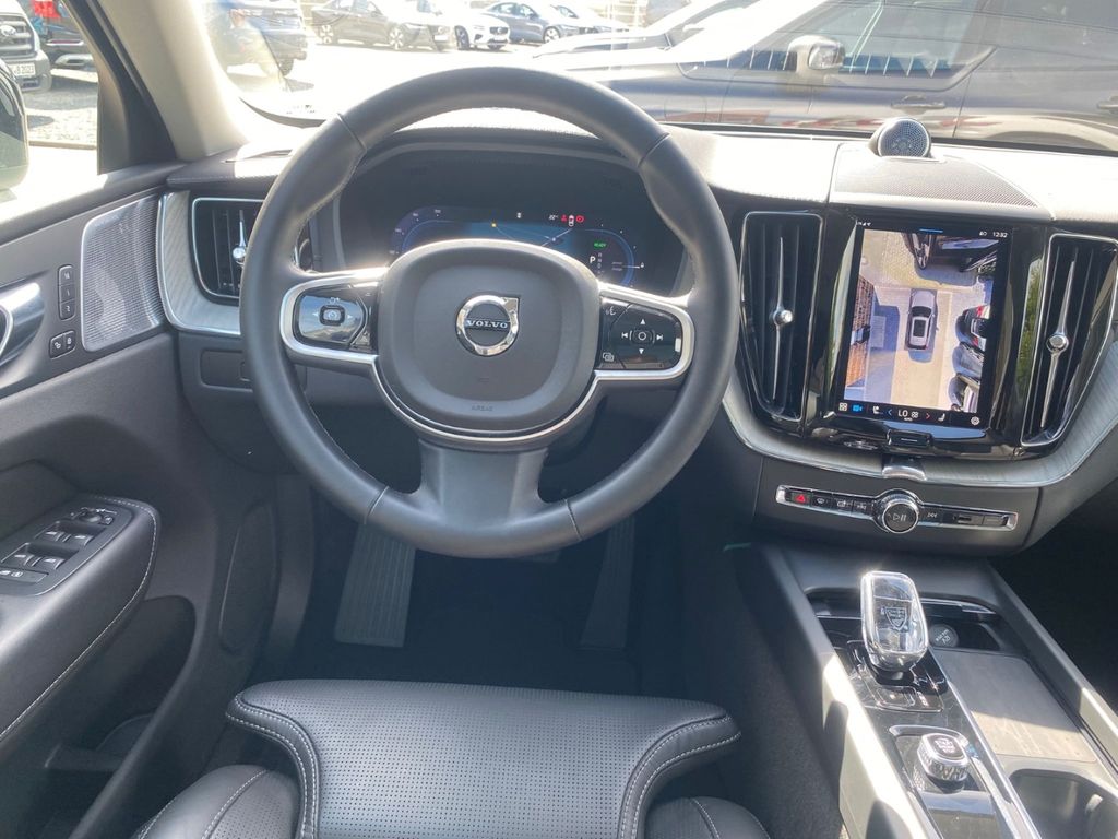 Volvo XC60 2025