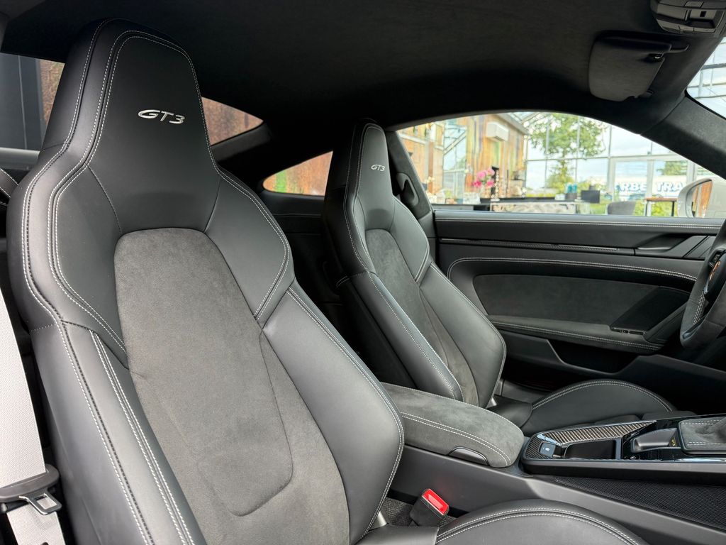 Porsche 992 2023