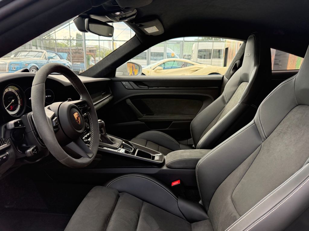 Porsche 992 2023