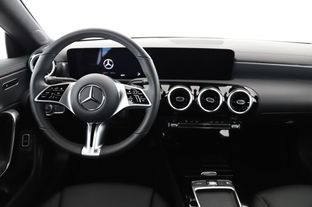 Mercedes-Benz CLA 220 2024