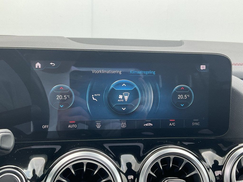 Mercedes-Benz EQA 2021