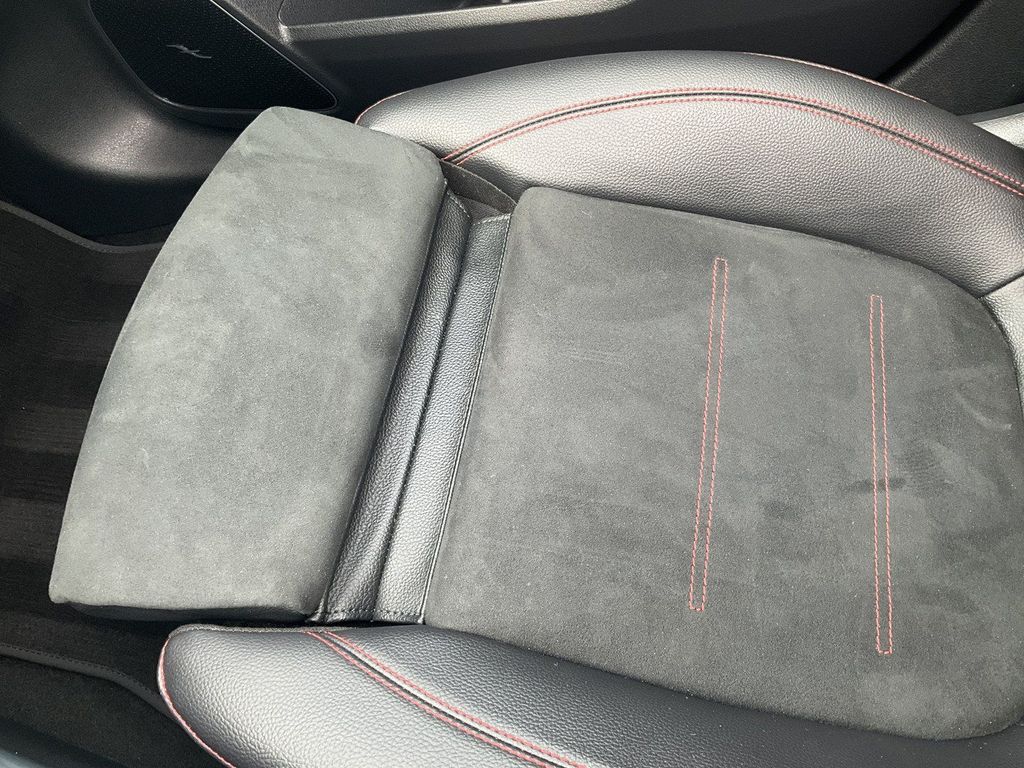 Mercedes-Benz EQA 2021