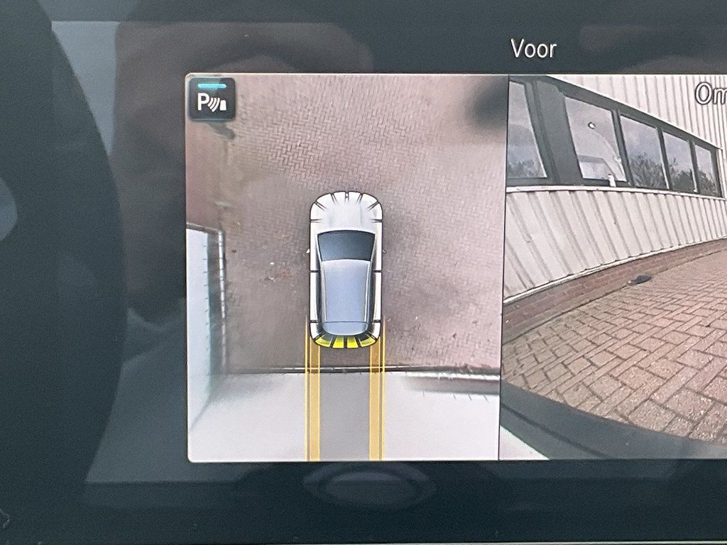 Mercedes-Benz EQA 2021