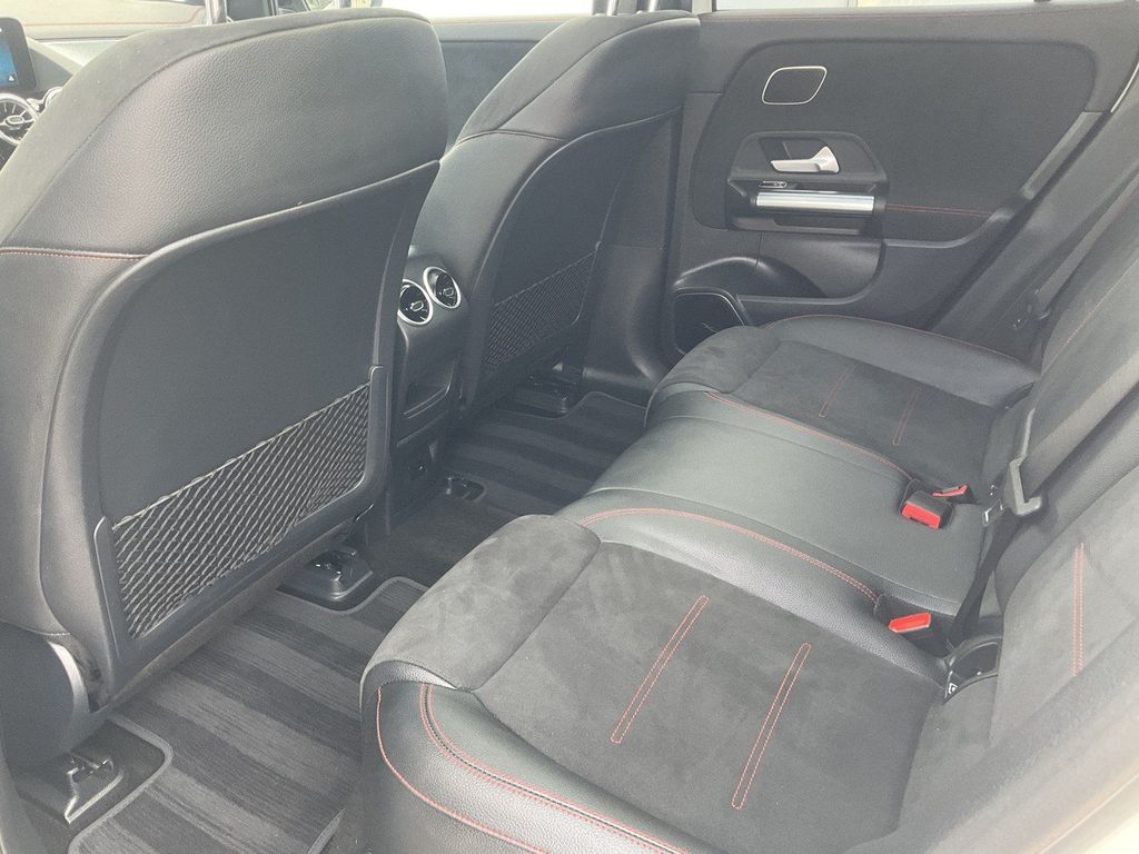 Mercedes-Benz EQA 2021