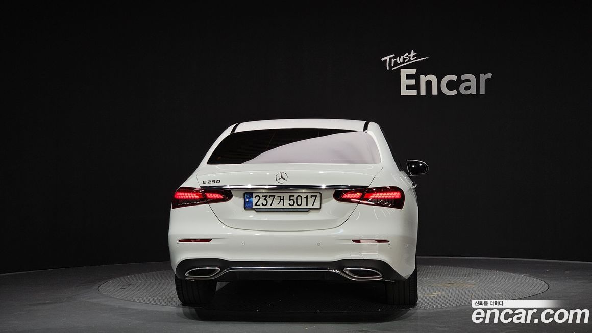 Mercedes-Benz E-Class 2023