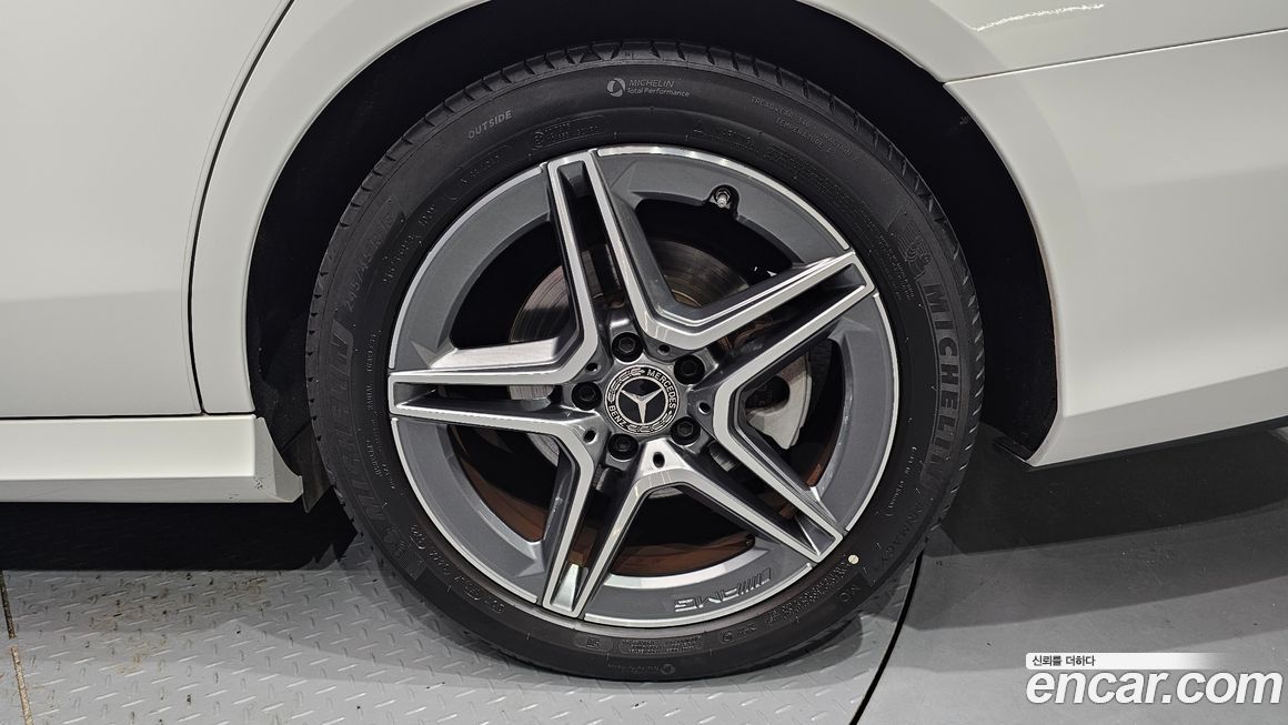 Mercedes-Benz E-Class 2023