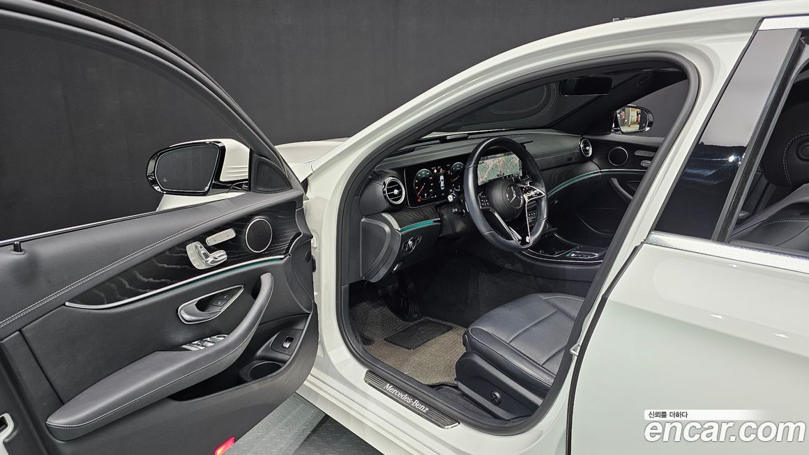 Mercedes-Benz E-Class 2023