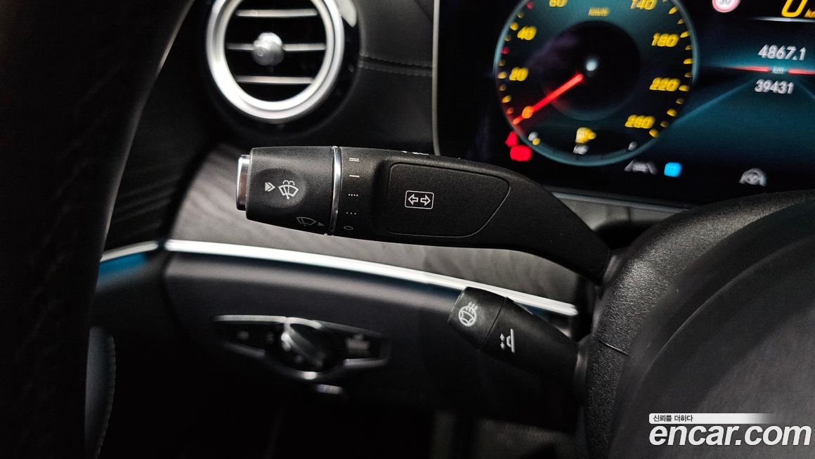 Mercedes-Benz E-Class 2023