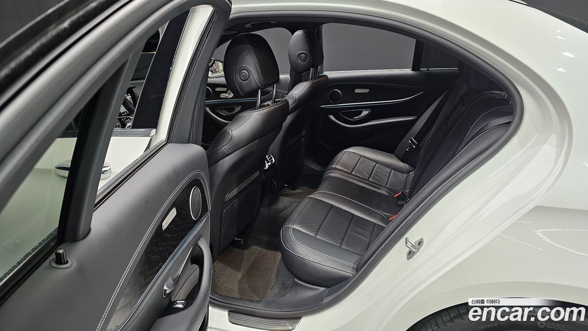 Mercedes-Benz E-Class 2023