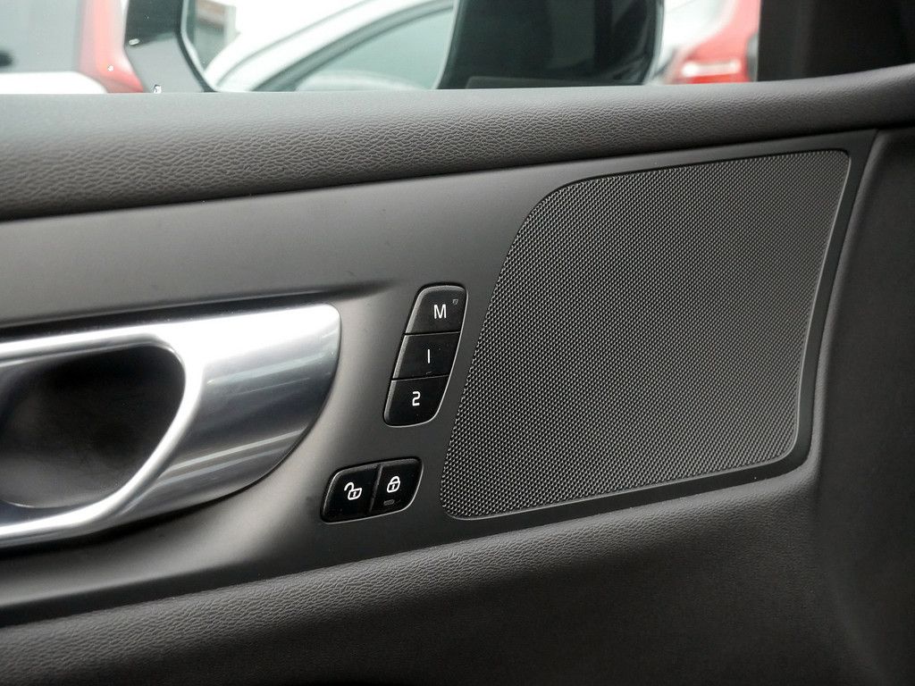Volvo V60 2024