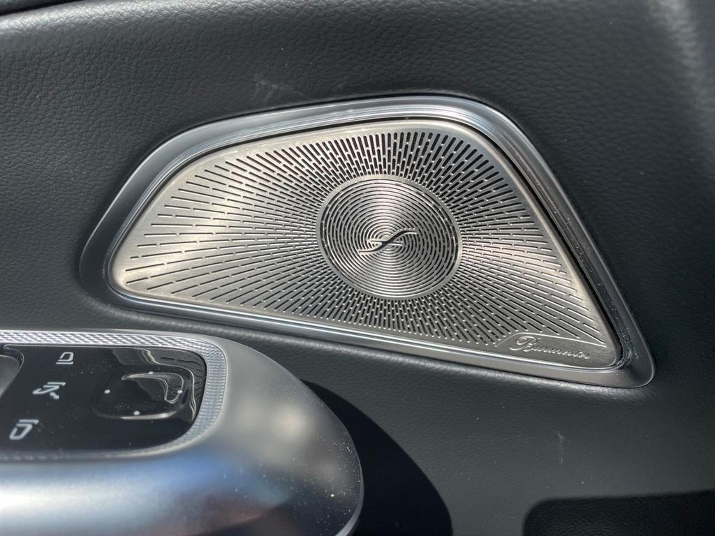 Mercedes-Benz E 300 2025