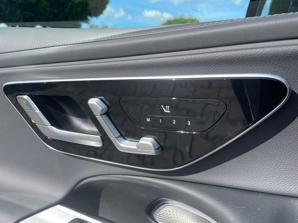 Mercedes-Benz E 300 2025