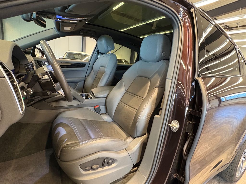 Porsche Cayenne 2022