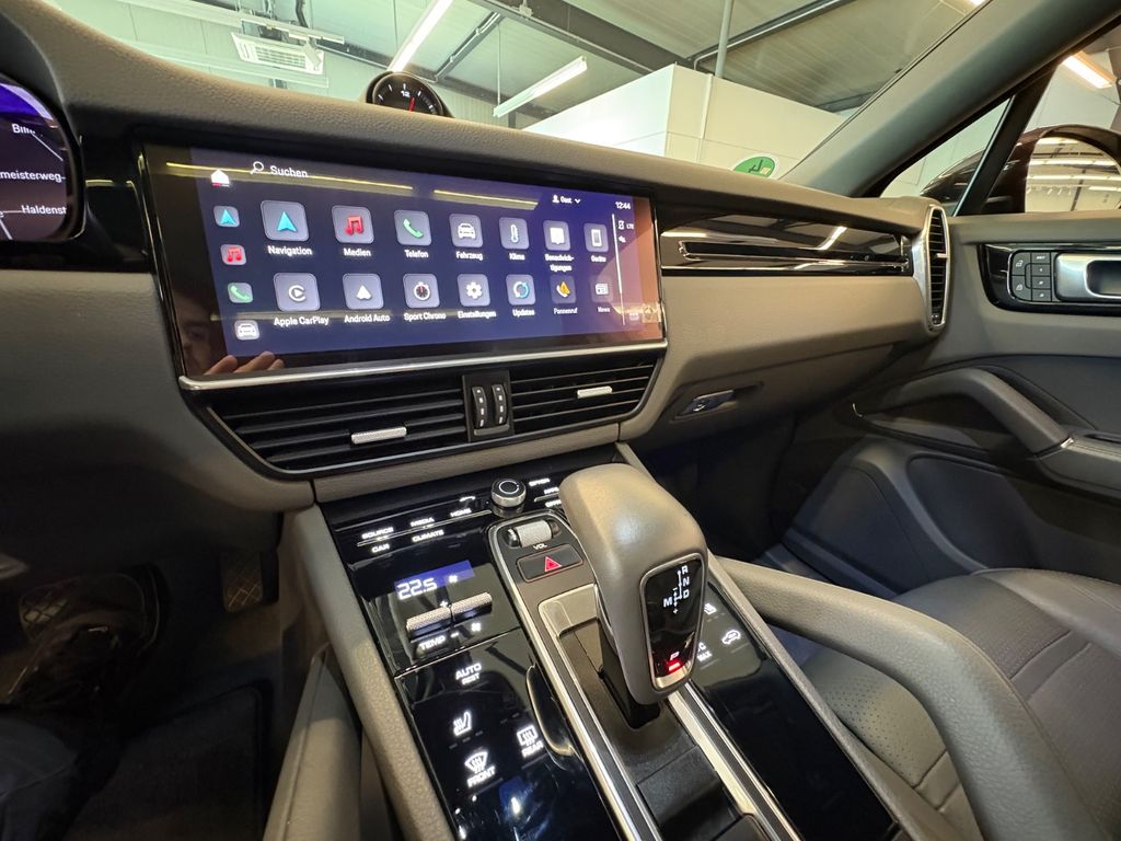 Porsche Cayenne 2022