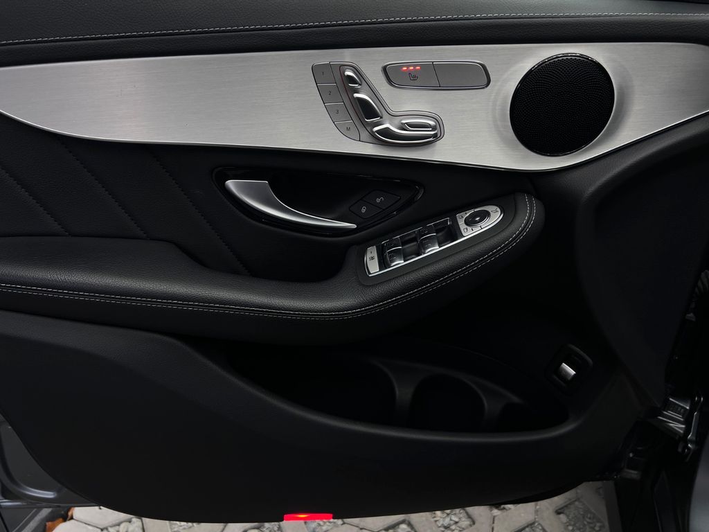 Mercedes-Benz GLC 300 2022