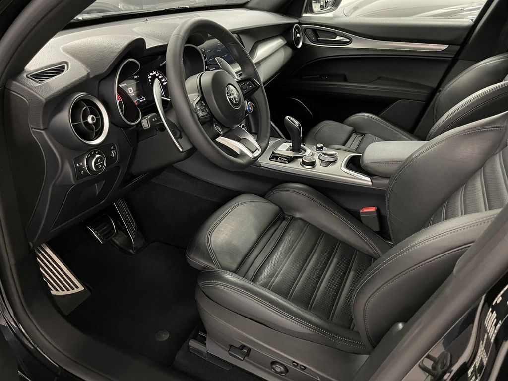 Alfa Romeo Stelvio 2021