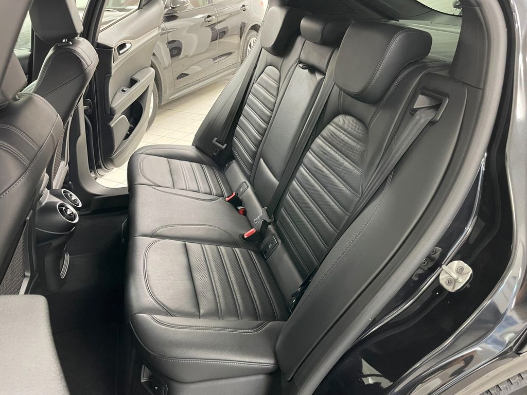 Alfa Romeo Stelvio 2021