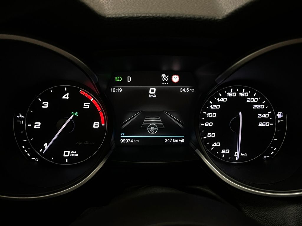 Alfa Romeo Stelvio 2021