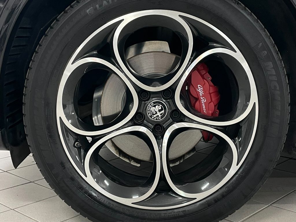 Alfa Romeo Stelvio 2021