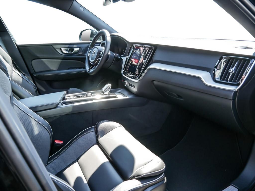 Volvo V60 2024
