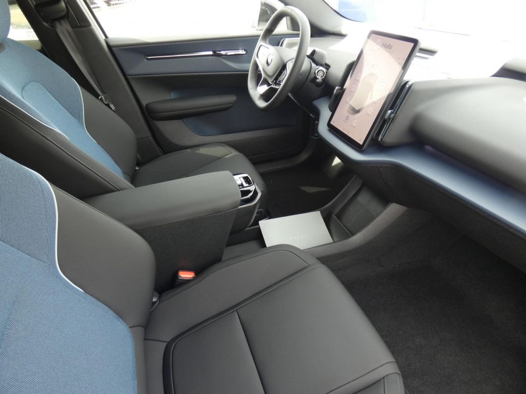 Volvo EX30 2025