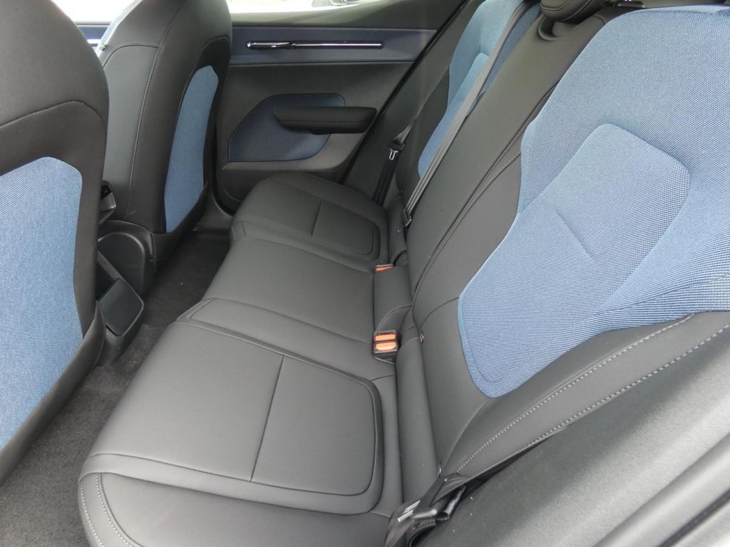 Volvo EX30 2025