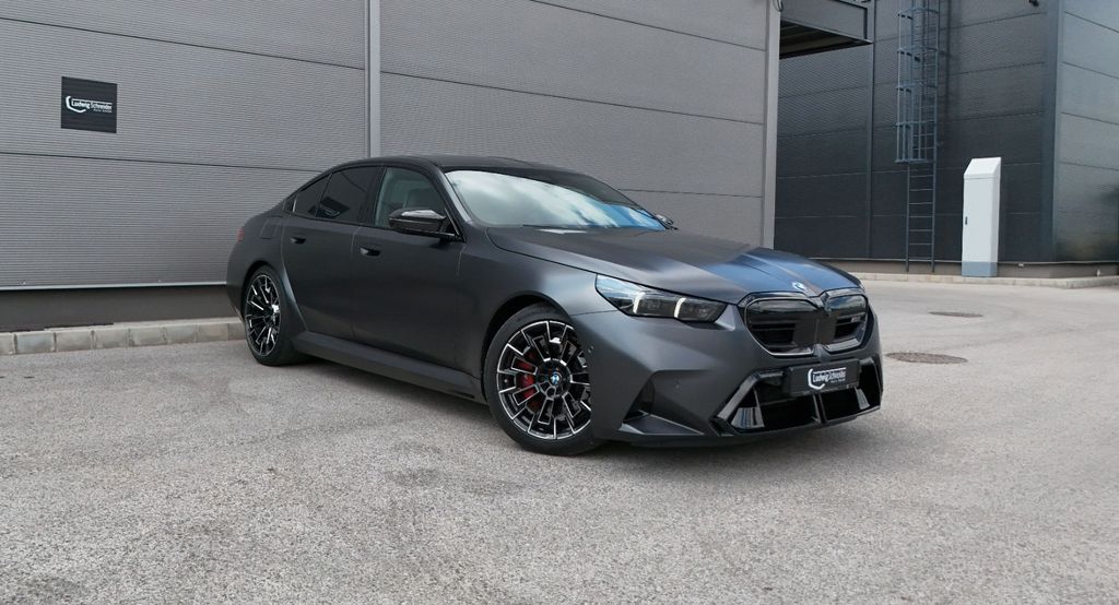 BMW M5 2025