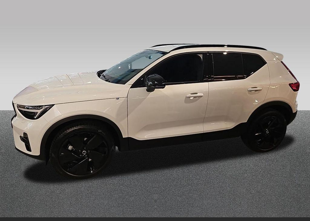 Volvo XC40 2025