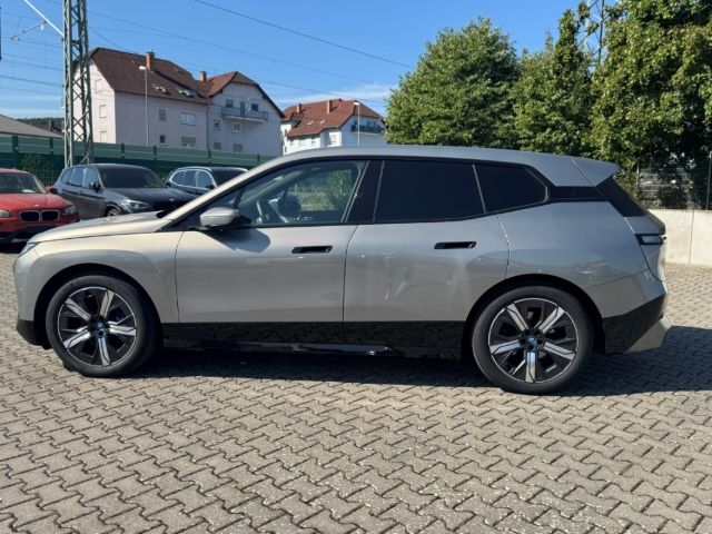 BMW iX 2023
