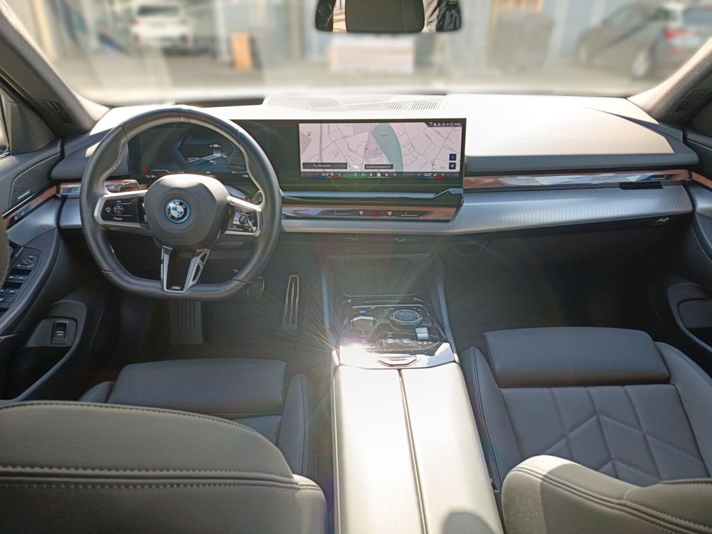 BMW i5 2024